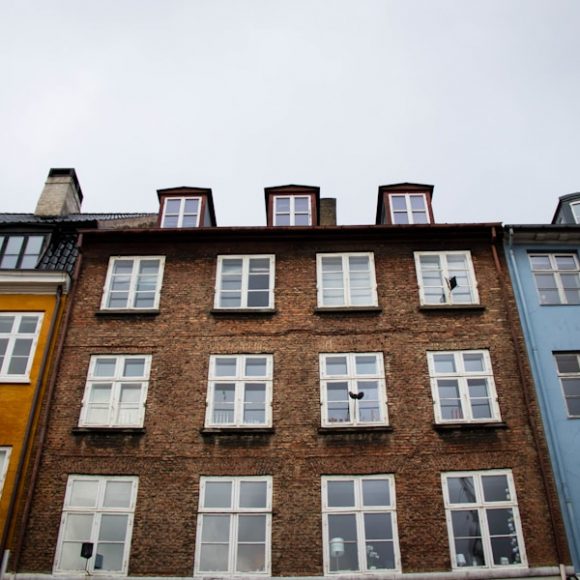 Foto "Schätzung einer Wohnung vs. eines Hauses: Was sind die Unterschiede?"